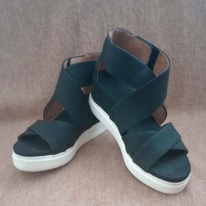 Dr Scholl's Women's Black Skips Strappy Open Toe Sandals, Size 6.5